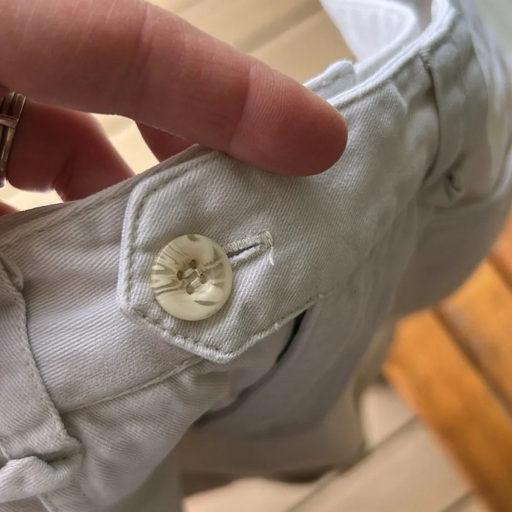 Y2K light khaki Bermuda mom shorts size 4